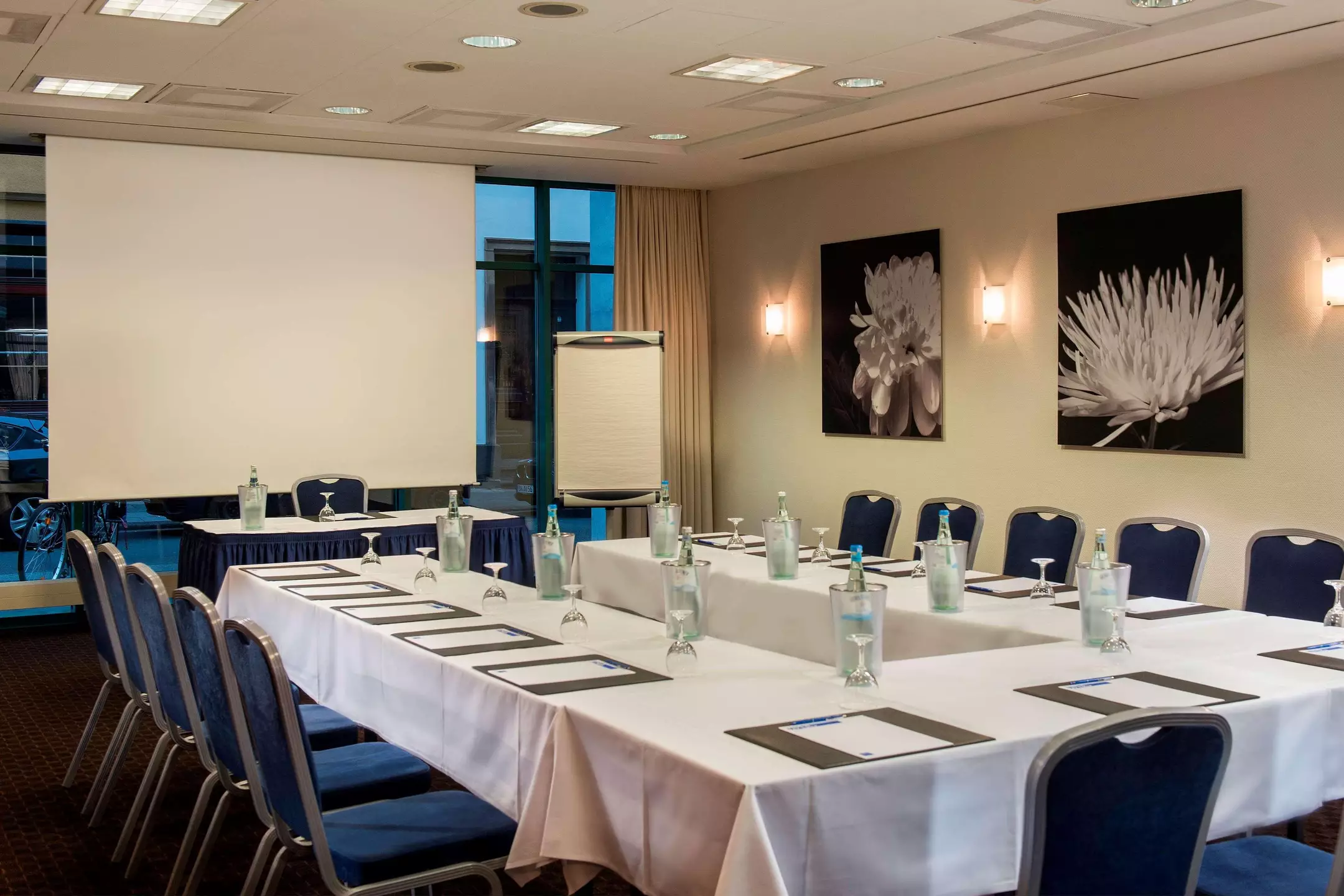 هتل TRYP by Wyndham Köln City Centre کلن