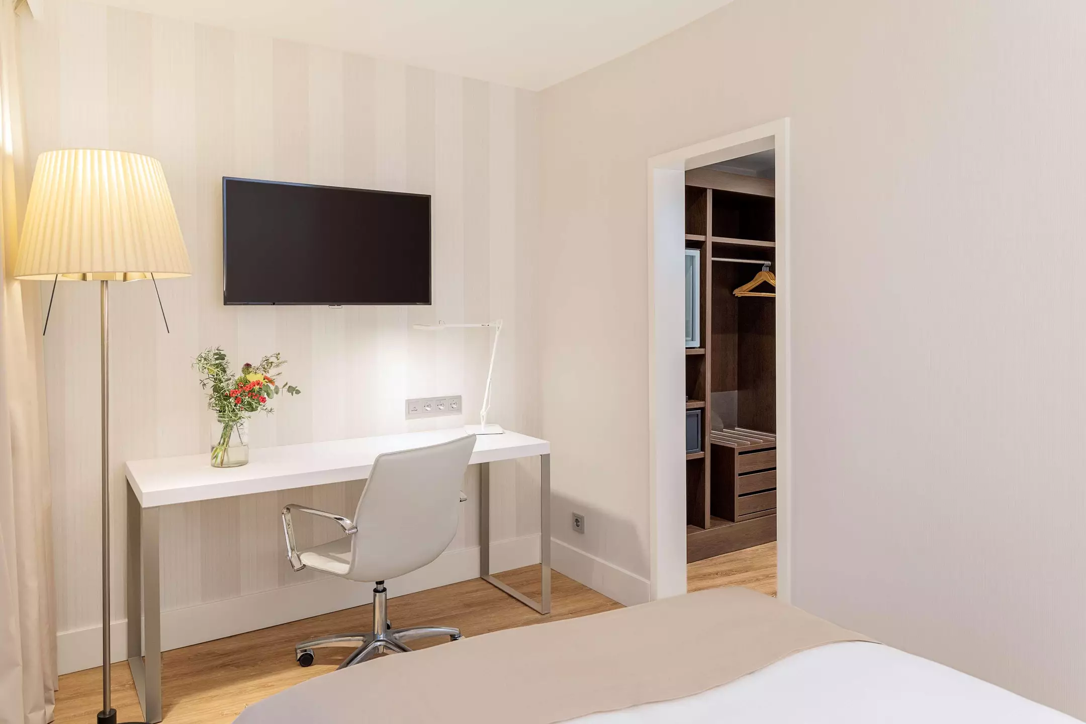 Alibaba https://cdn.alibaba.ir/ostorage/hotel-accommodation-images/69f70df9eb1ae654aaa57fed_Hamburg-NH-Hamburg-Mitte-1.webp