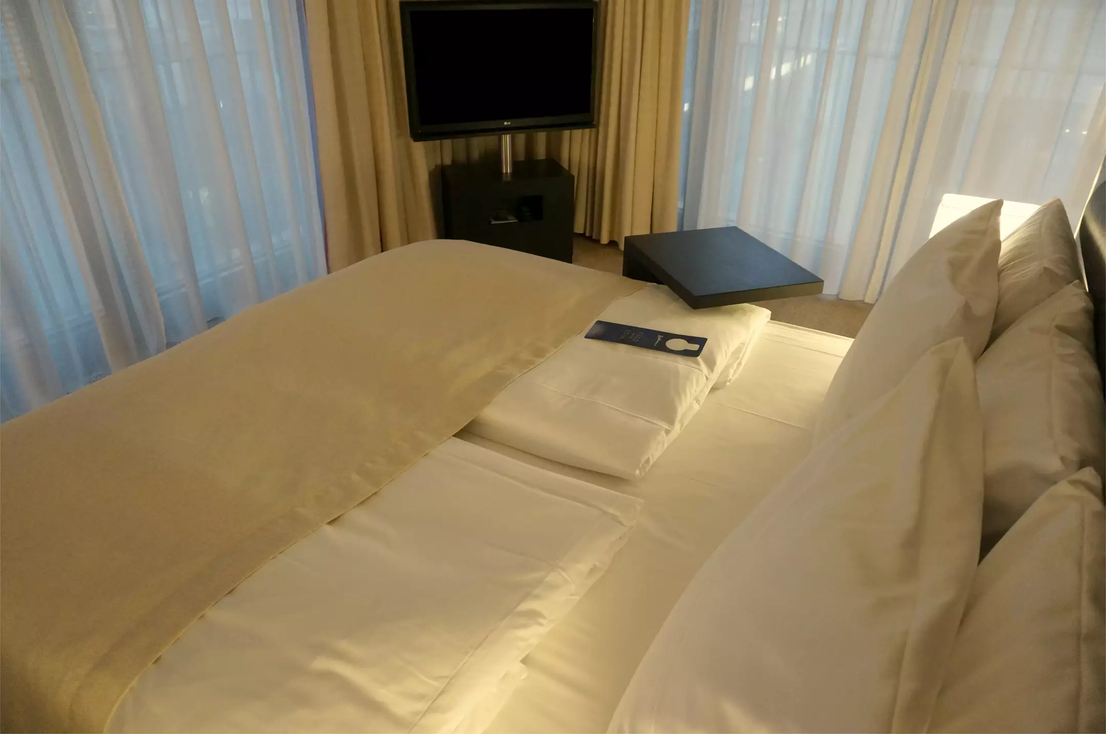 هتل Radisson Collection Hotel, Berlin برلین