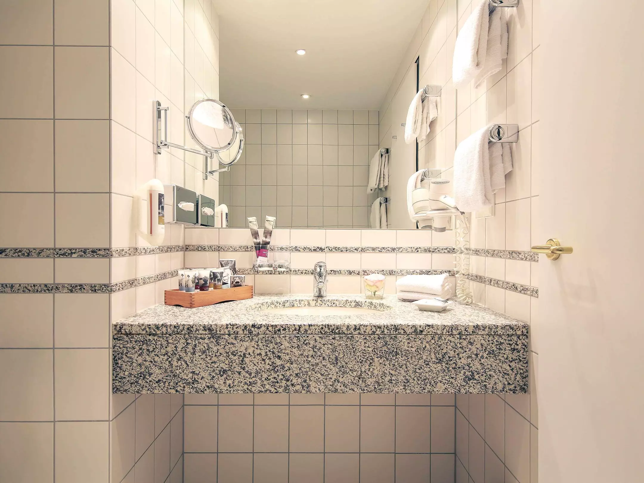هتل Mercure Hotel Plaza Essen Essen