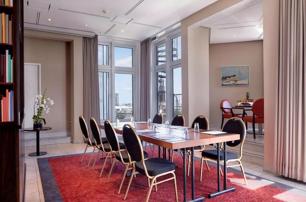 Alibaba https://cdn.alibaba.ir/ostorage/hotel-accommodation-images/69f740f4eb1ae654aaa59ecc_Hamburg-Hotel-Hafen-Hamburg-1.webp