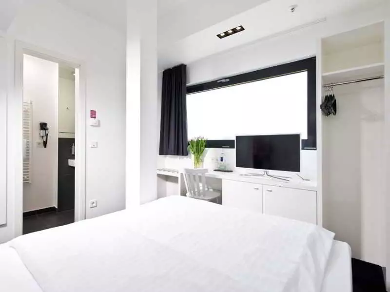 هتل Hotel Lindemann's برلین