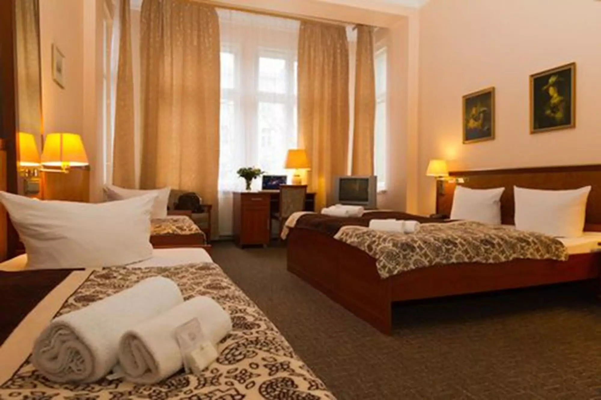 هتل Hotel-Pension Arche برلین
