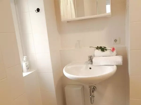 Alibaba https://cdn.alibaba.ir/ostorage/hotel-accommodation-images/69f79e7261ec039ef75a95e3_Berlin-De-Ela-1.webp