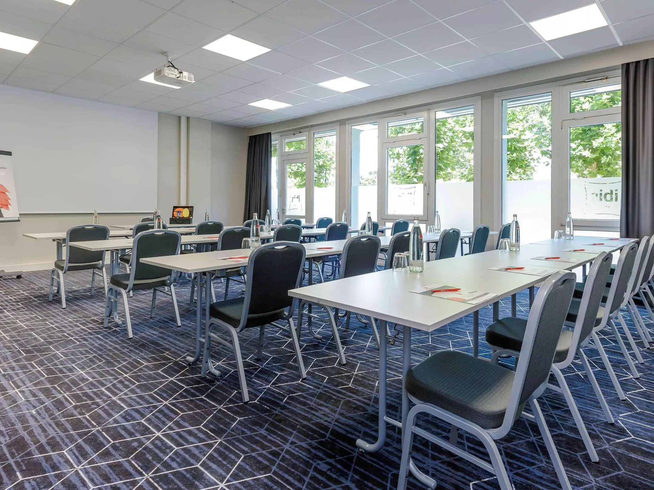 هتل ibis Hotel Frankfurt Messe West فرانکفورت