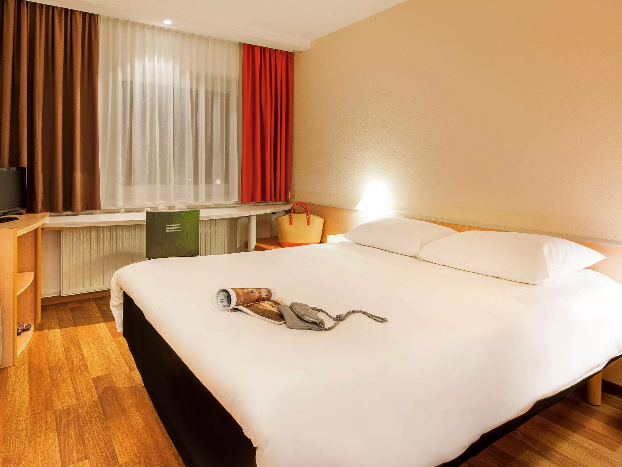 هتل Hotel ibis Ulm City Ulm