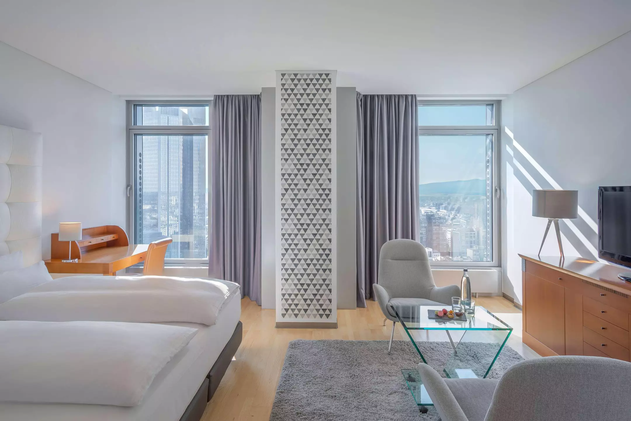 هتل INNSIDE Frankfurt Eurotheum فرانکفورت