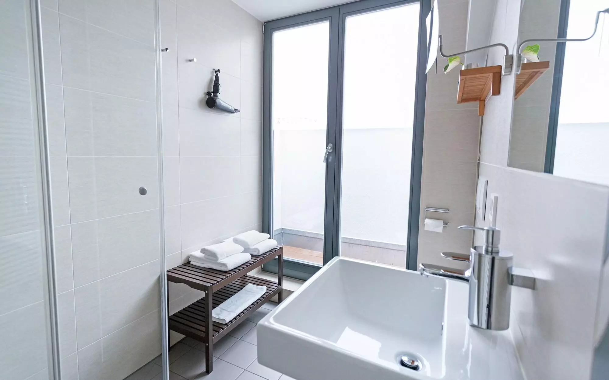 https://cdn.alibaba.ir/ostorage/hotel-accommodation-images/69f7cc8561ec039ef75ab740_Berlin-The-Circus-Hotel-3.webp