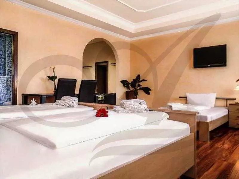 هتل AGA'S Hotel برلین