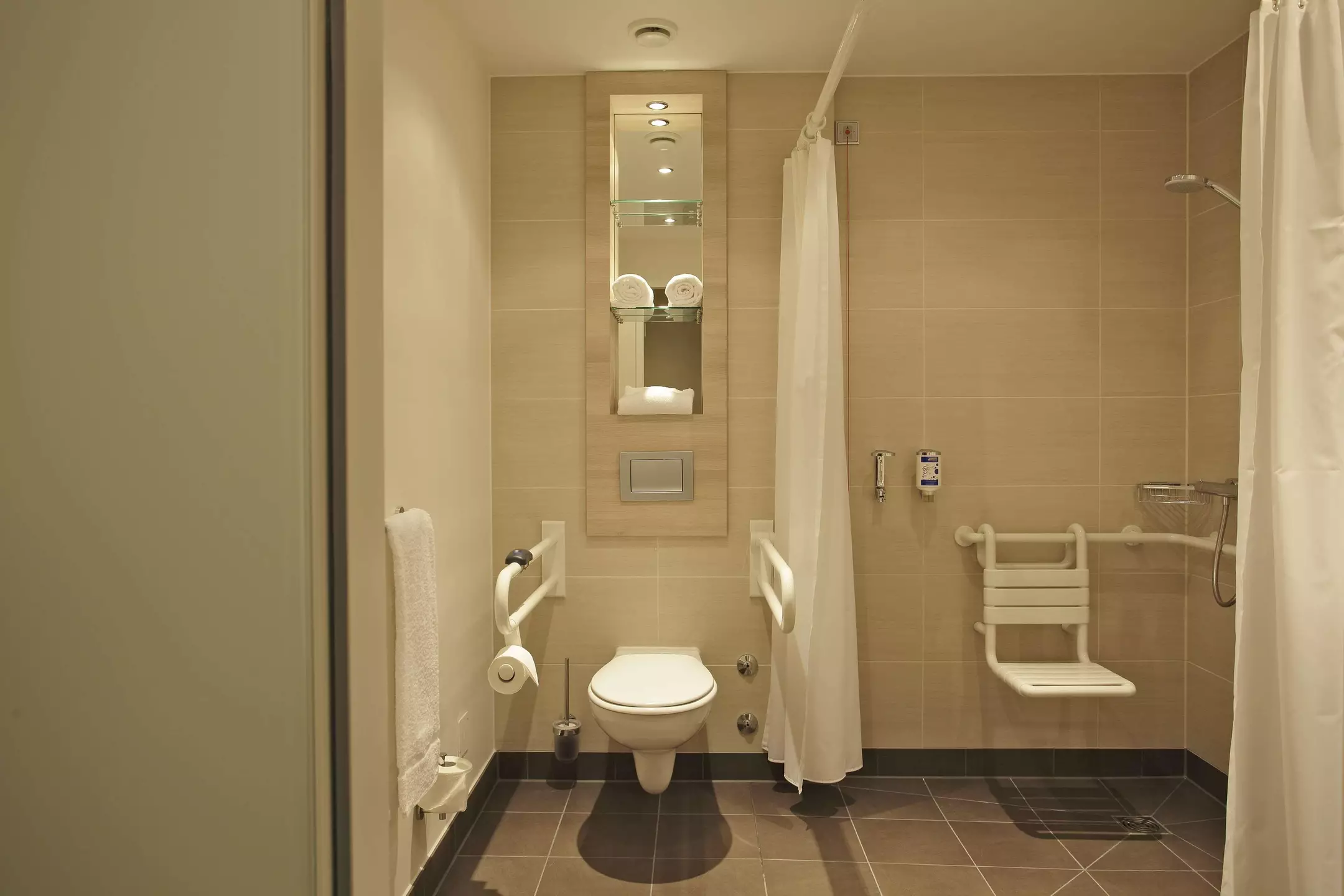 هتل H2 Hotel Berlin Alexanderplatz برلین
