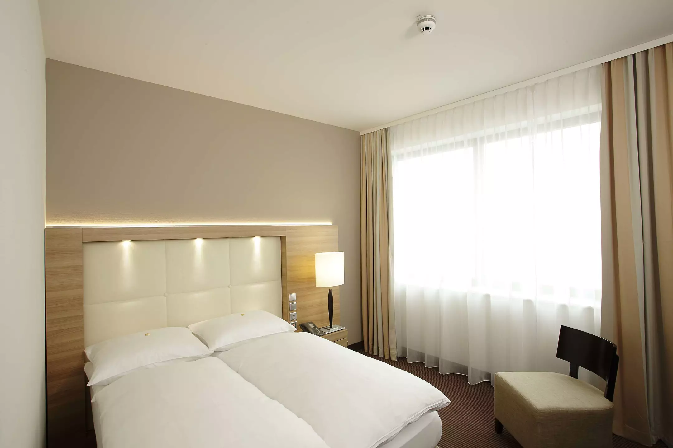 هتل H4 Hotel Berlin Alexanderplatz برلین
