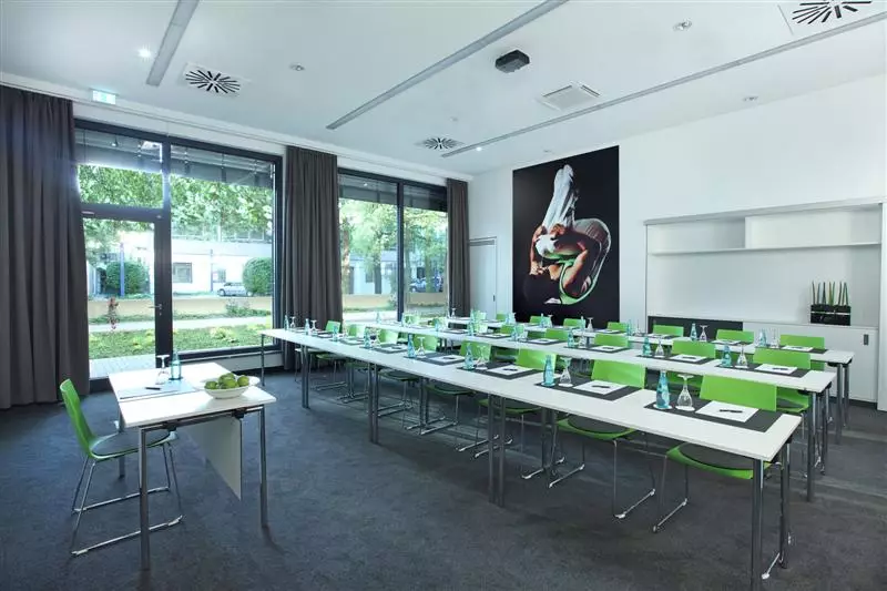 هتل Lindner Hotel & Sports Academy فرانکفورت