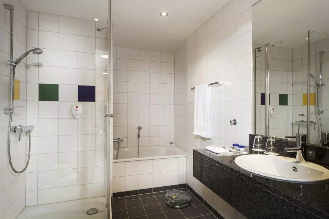 هتل Park Inn by Radisson Frankfurt Airport فرانکفورت