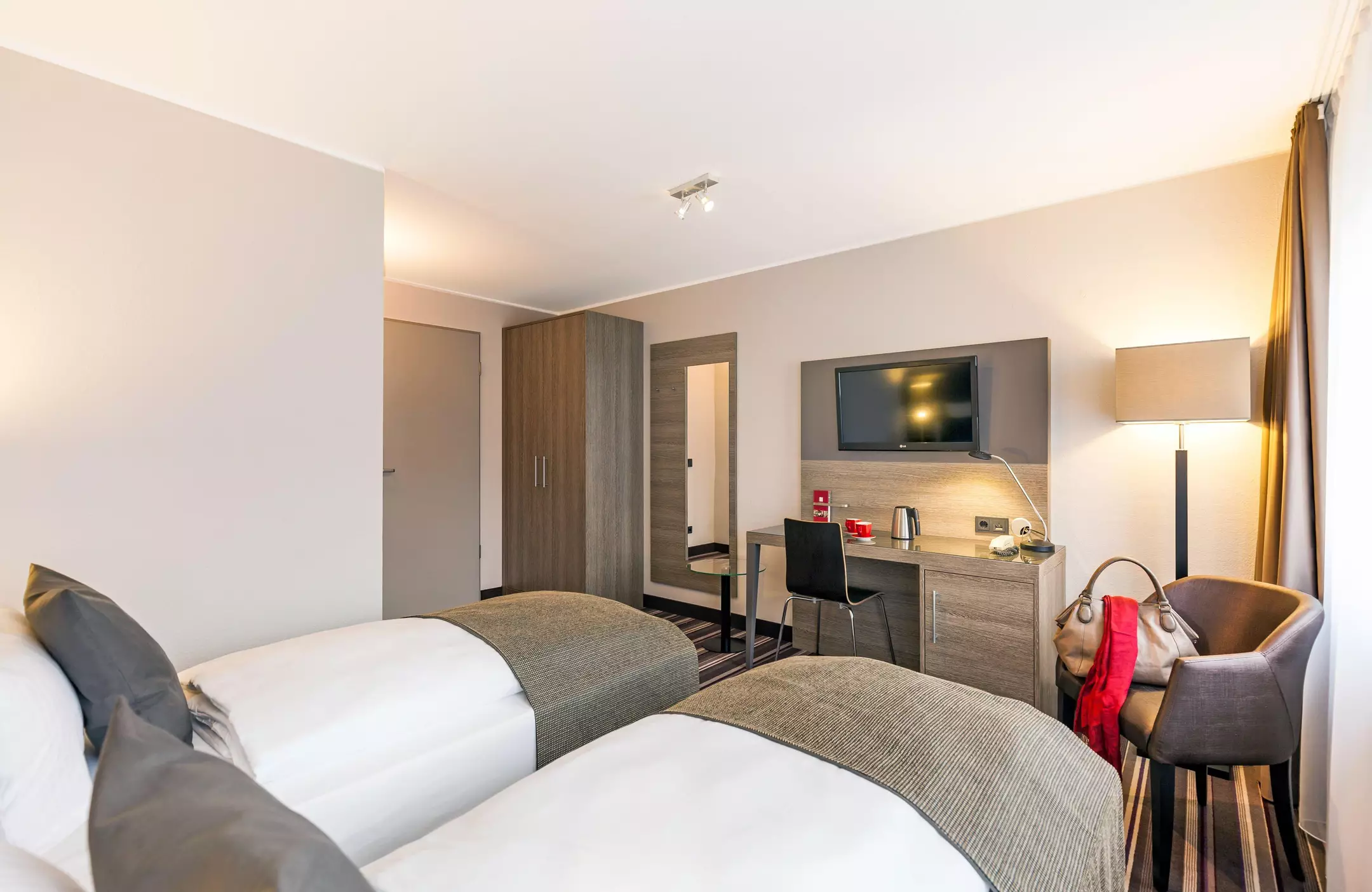 Alibaba https://cdn.alibaba.ir/ostorage/hotel-accommodation-images/69f8042e61ec039ef75ae2d5_Nuremburg-Leonardo-Hotel-N-rnberg-1.webp