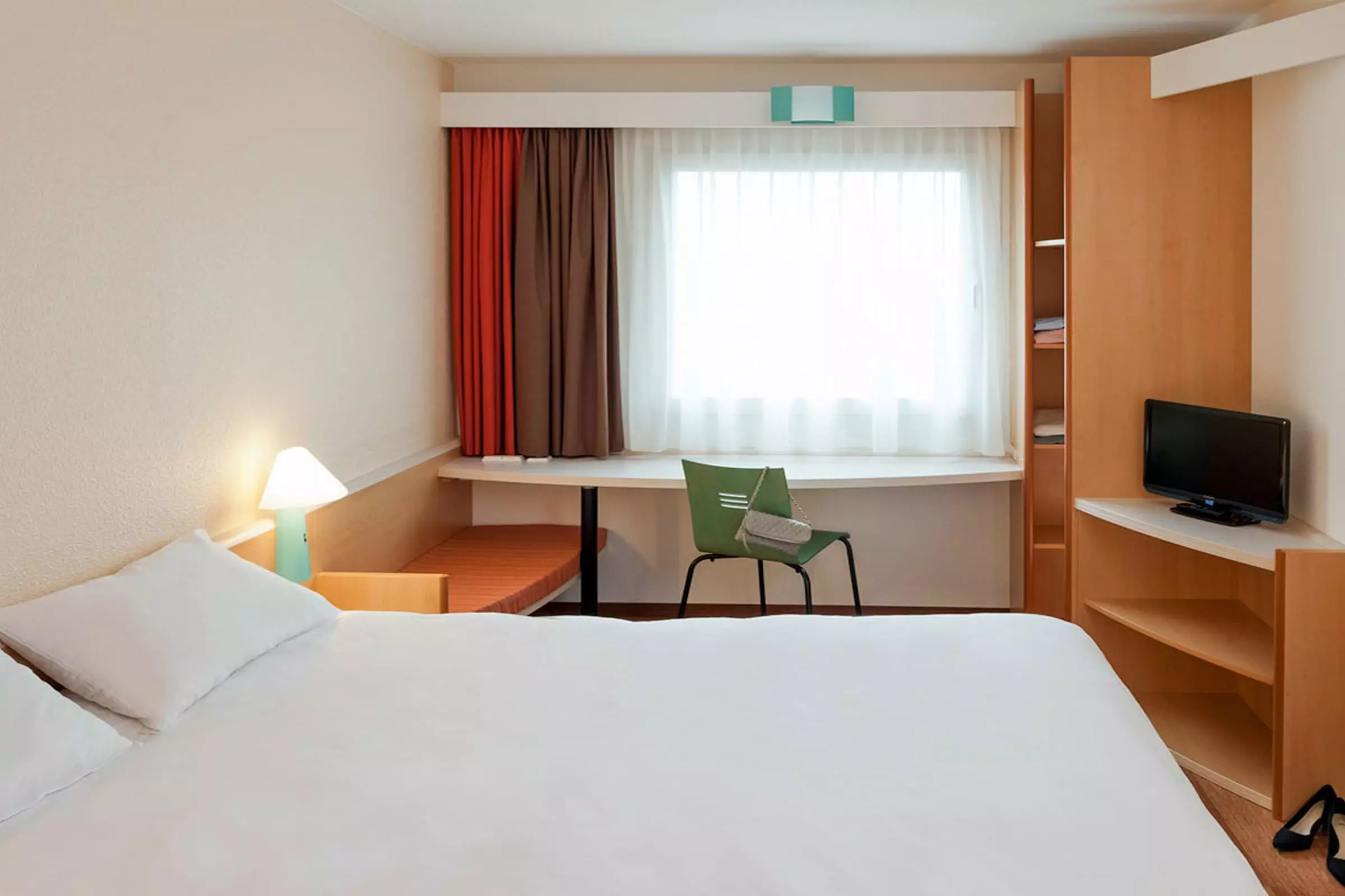 Alibaba https://cdn.alibaba.ir/ostorage/hotel-accommodation-images/69f8221f61ec039ef75af692_Stuttgart-ibis-Stuttgart-City-1.webp