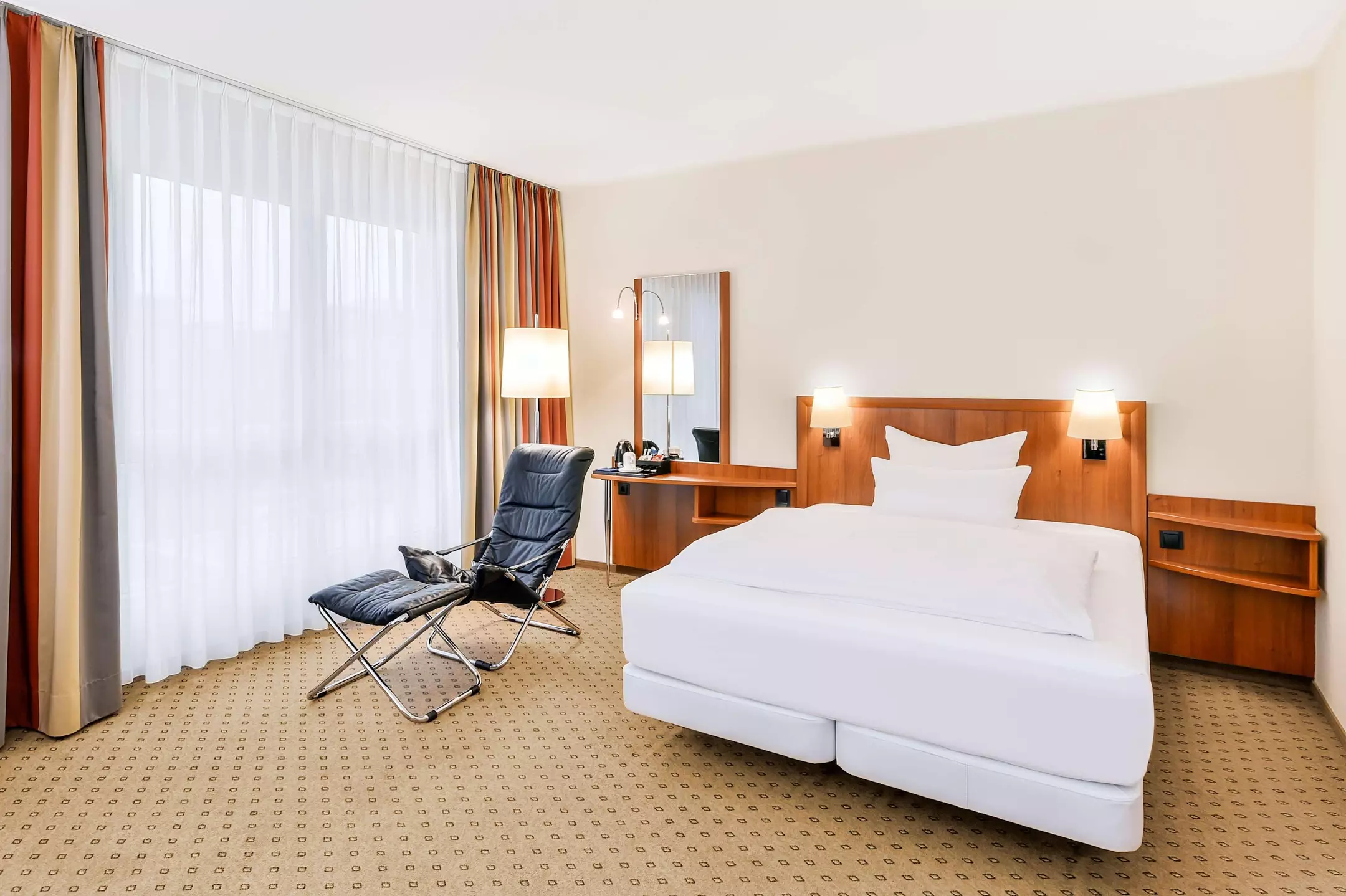 Alibaba https://cdn.alibaba.ir/ostorage/hotel-accommodation-images/69f8325b61ec039ef75b0439_Aschheim-NH-M-nchen-Ost-Conference-Center-1.webp