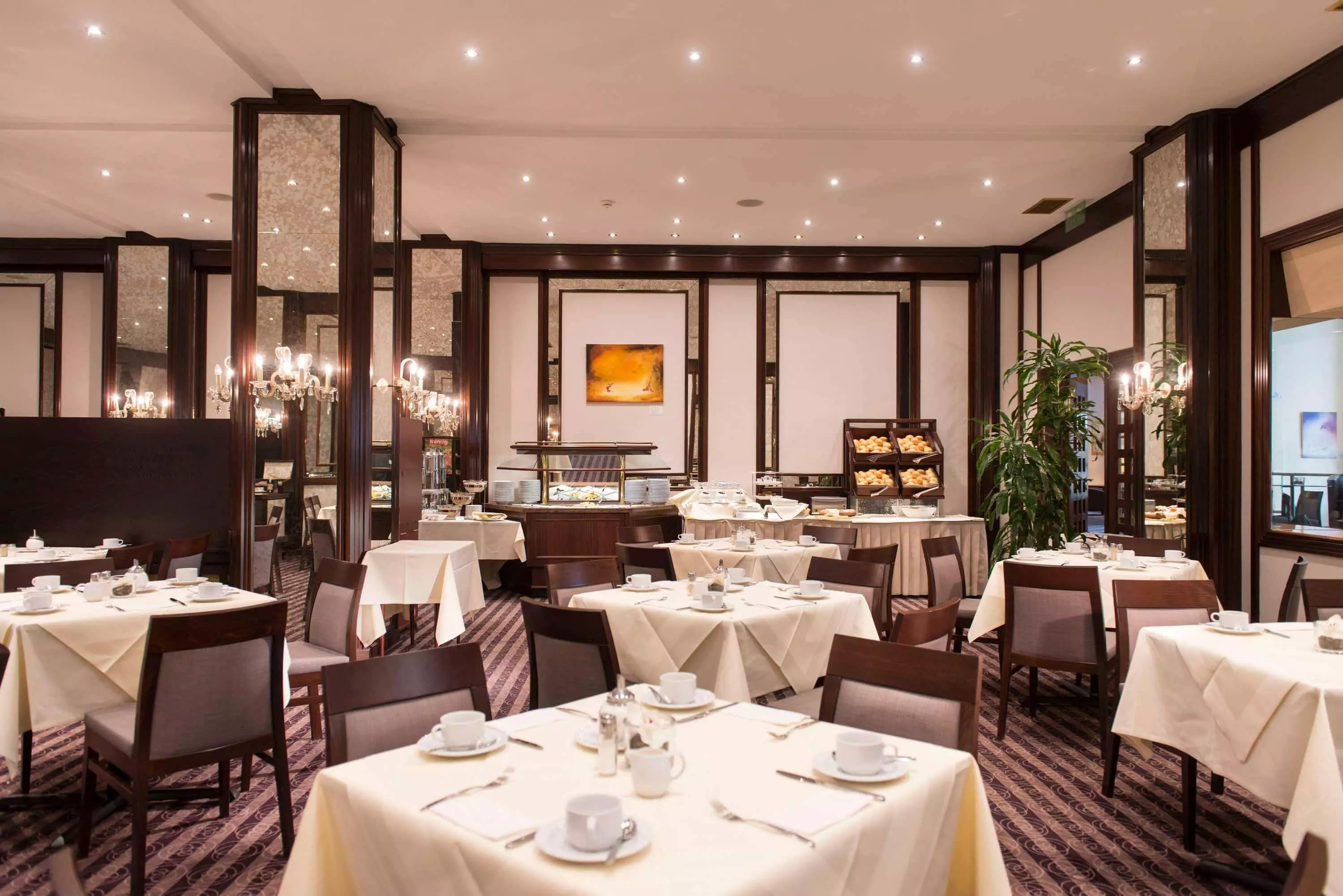 Alibaba https://cdn.alibaba.ir/ostorage/hotel-accommodation-images/69f8346161ec039ef75b0689_Duisburg-Wyndham-Duisburger-Hof-Hotel-0.webp