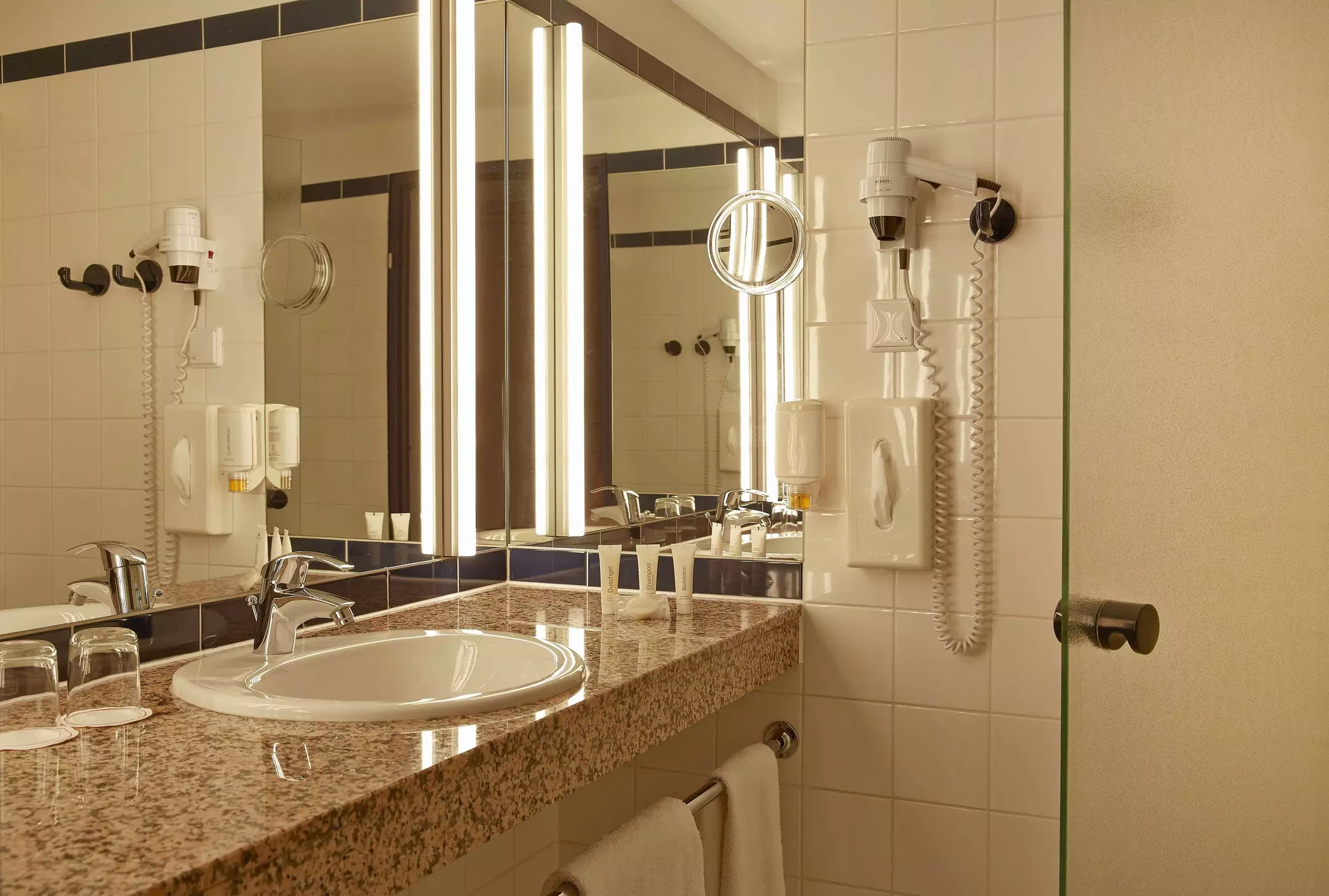 Alibaba https://cdn.alibaba.ir/ostorage/hotel-accommodation-images/69f834ec61ec039ef75b07af_Hamburg-H4-Hotel-Hamburg-Bergedorf-1.webp