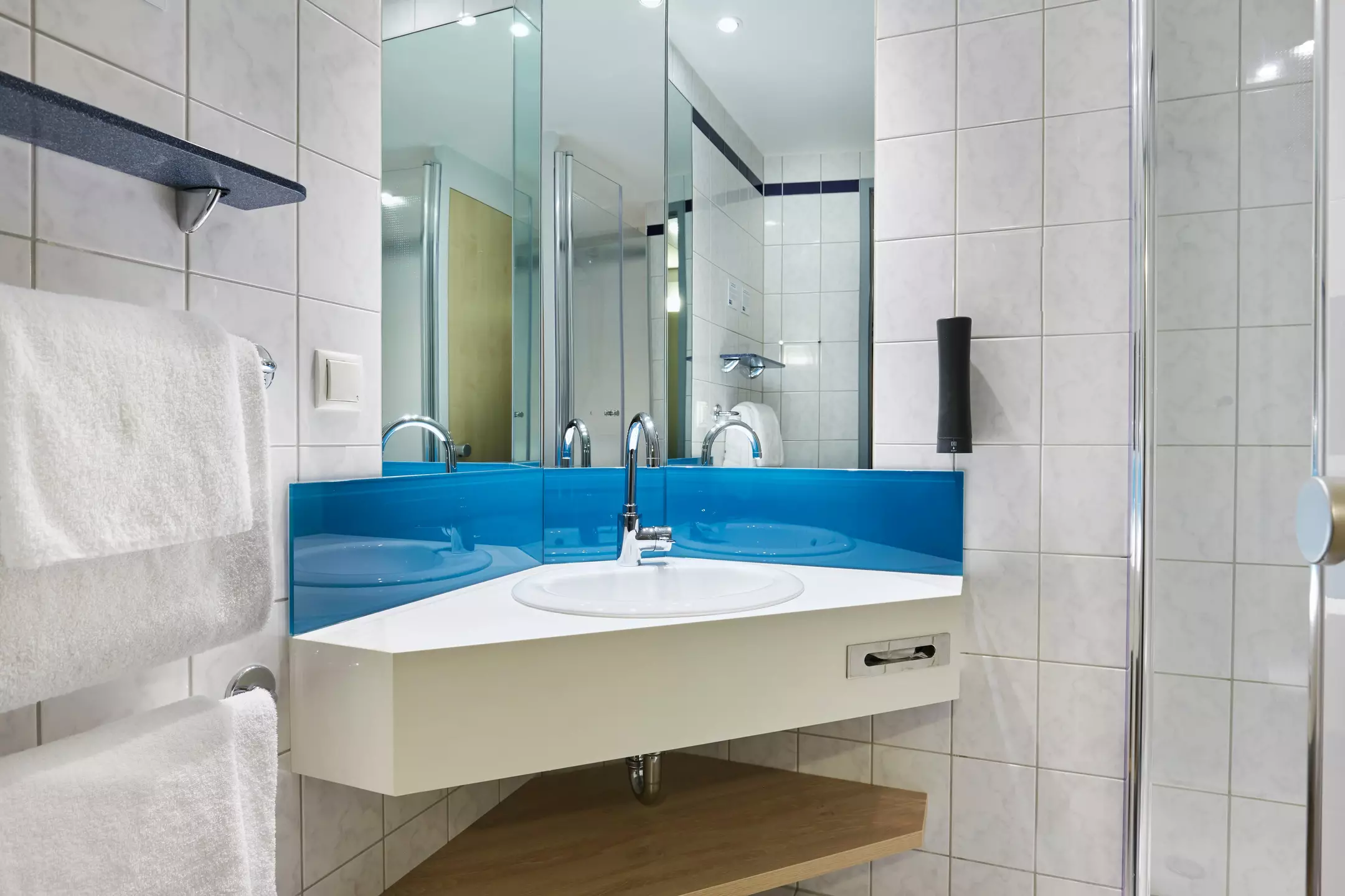 Alibaba https://cdn.alibaba.ir/ostorage/hotel-accommodation-images/69f8600361ec039ef75b26f0_Berlin-Holiday-Inn-Express-Berlin-City-Centre-1.webp