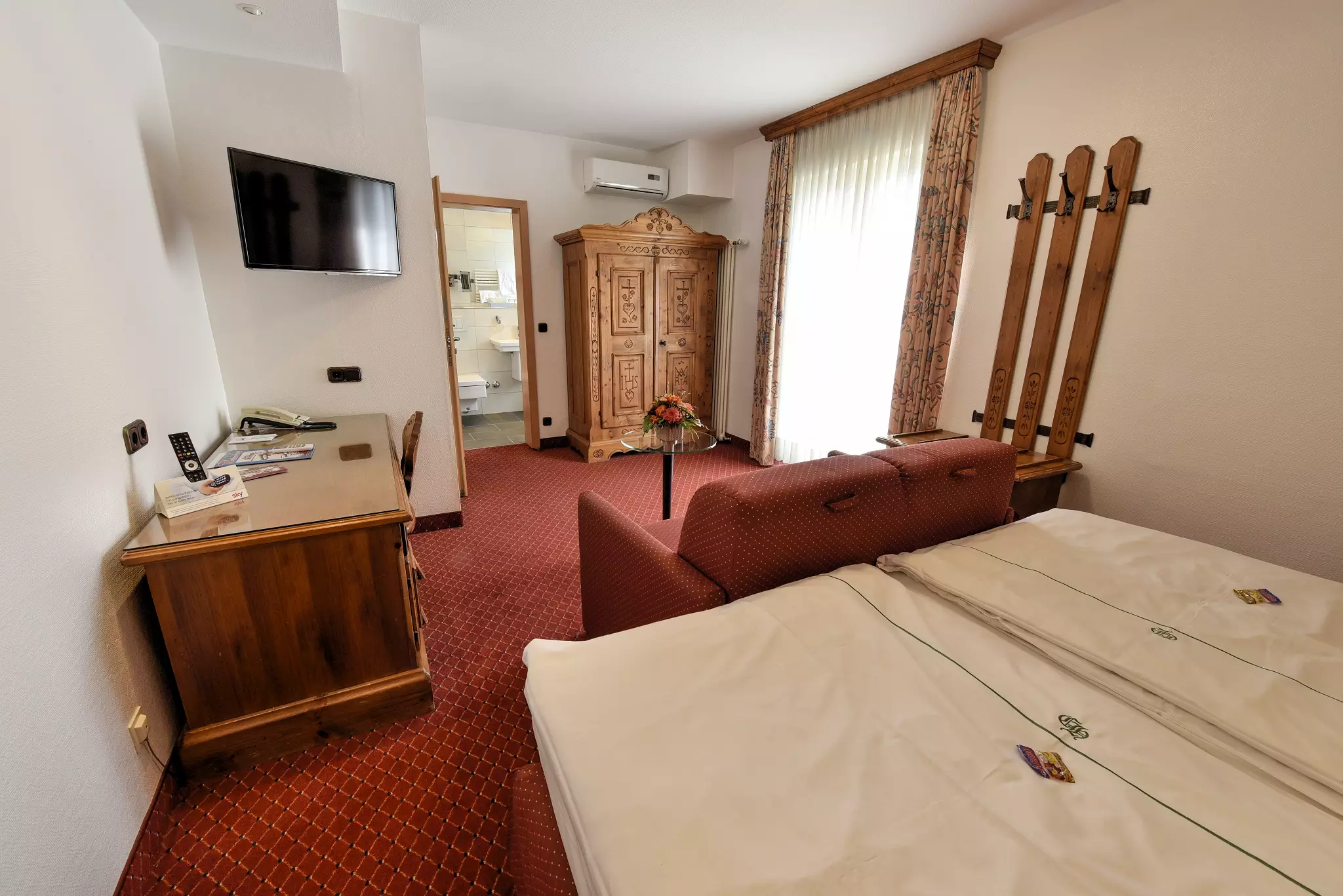 Alibaba https://cdn.alibaba.ir/ostorage/hotel-accommodation-images/69f8795a61ec039ef75b36fd_Cologne-Coellner-Hof-1.webp