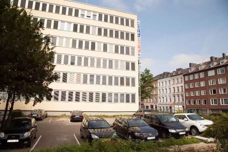 هتل a&o Aachen Hauptbahnhof آخن