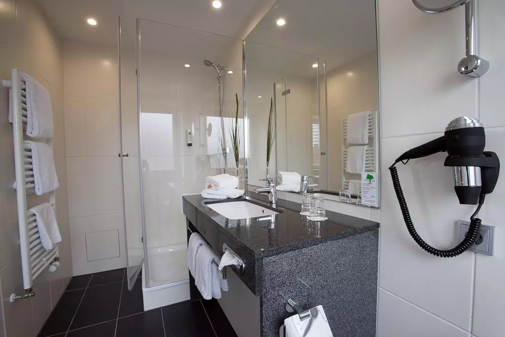 Alibaba https://cdn.alibaba.ir/ostorage/hotel-accommodation-images/69f8bee5eb1ae654aaa5c7ef_Bremerhaven-Nordsee-Hotel-Bremerhaven-1.webp