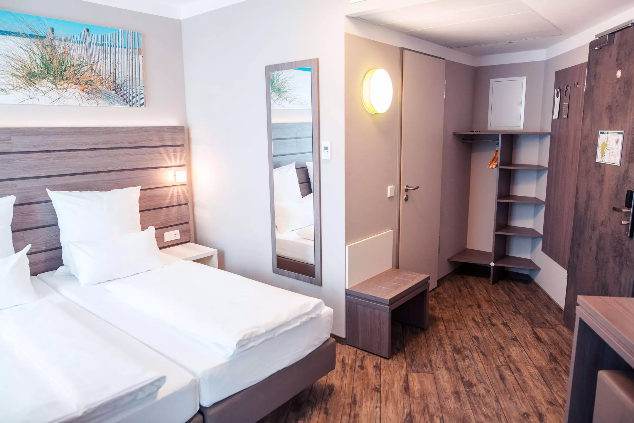 Alibaba https://cdn.alibaba.ir/ostorage/hotel-accommodation-images/69f8c308eb1ae654aaa5ca8f_Munich-Tulip-Inn-M-nchen-Messe-1.webp
