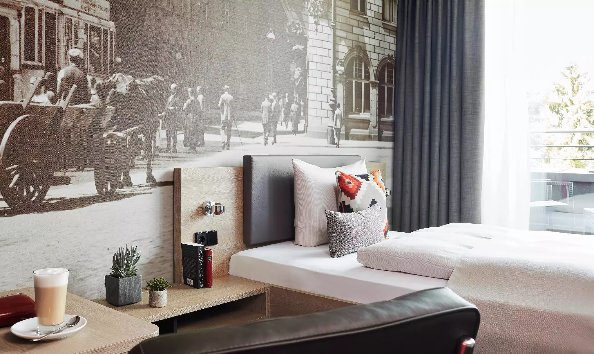 Alibaba https://cdn.alibaba.ir/ostorage/hotel-accommodation-images/69f8daa7eb1ae654aaa5d8fb_Frankfurt-am-Main-Living-Hotel-Frankfurt-1.webp