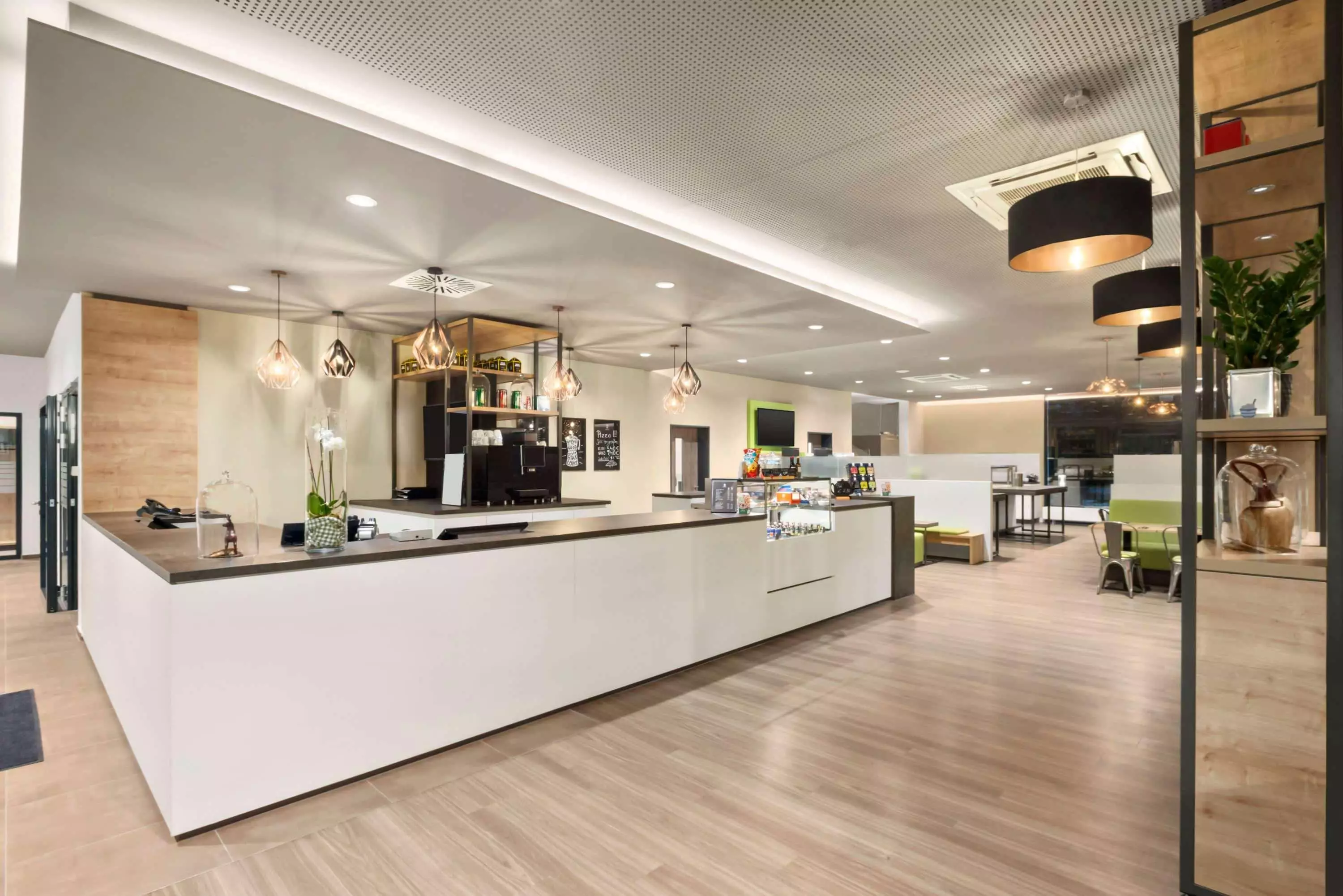 هتل Super 8 by Wyndham Munich City North مونیخ