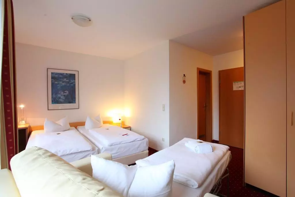 هتل AZIMUT Hotel Erding Erding