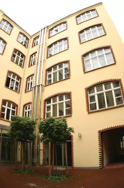 Alibaba https://cdn.alibaba.ir/ostorage/hotel-accommodation-images/69f8e94aeb1ae654aaa5e1a5_Berlin-Hotel-103-0.webp