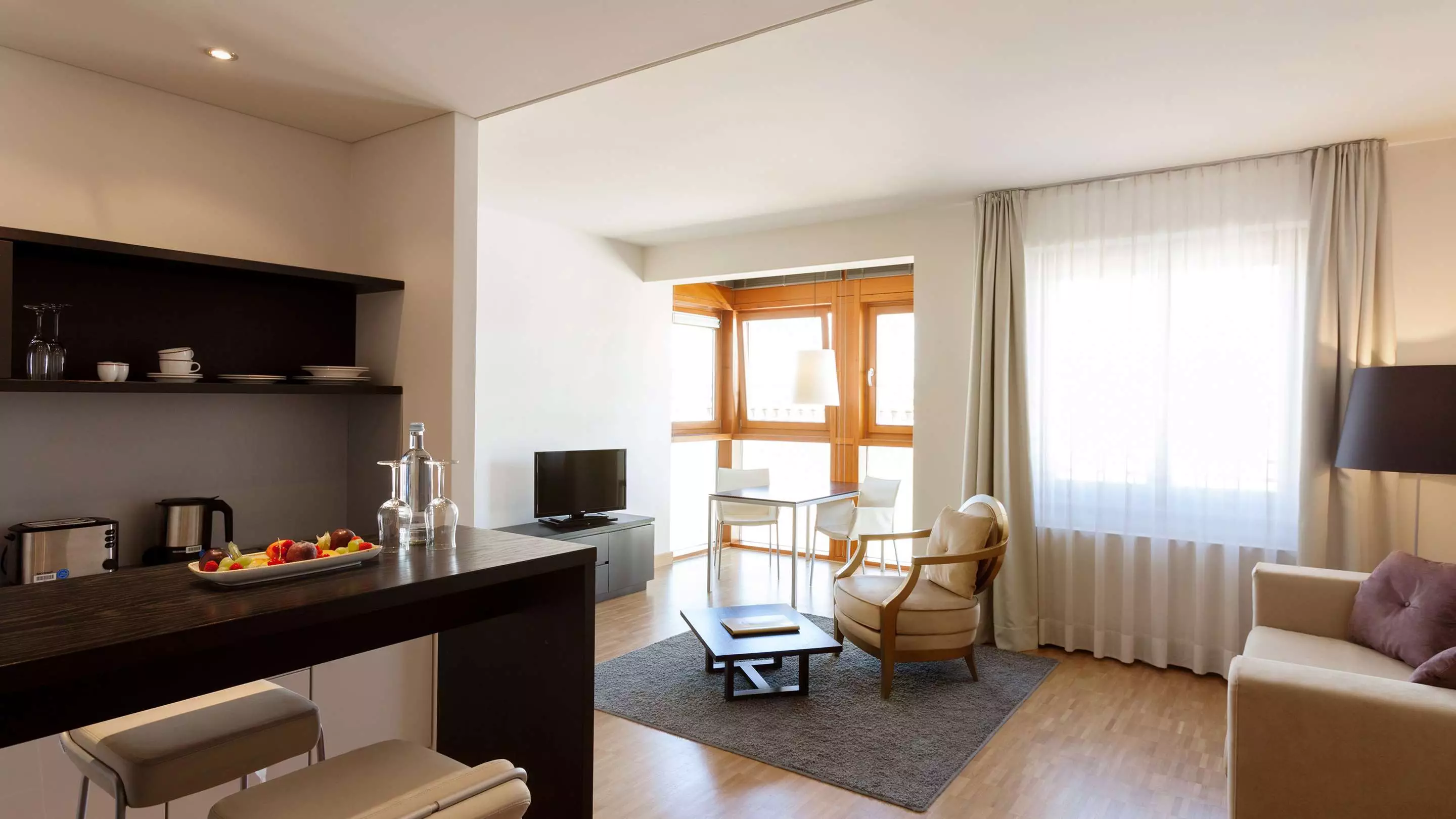 Alibaba https://cdn.alibaba.ir/ostorage/hotel-accommodation-images/69f8effaeb1ae654aaa5e5a0_Berlin-TOWNHOUSE-Berlin-0.webp