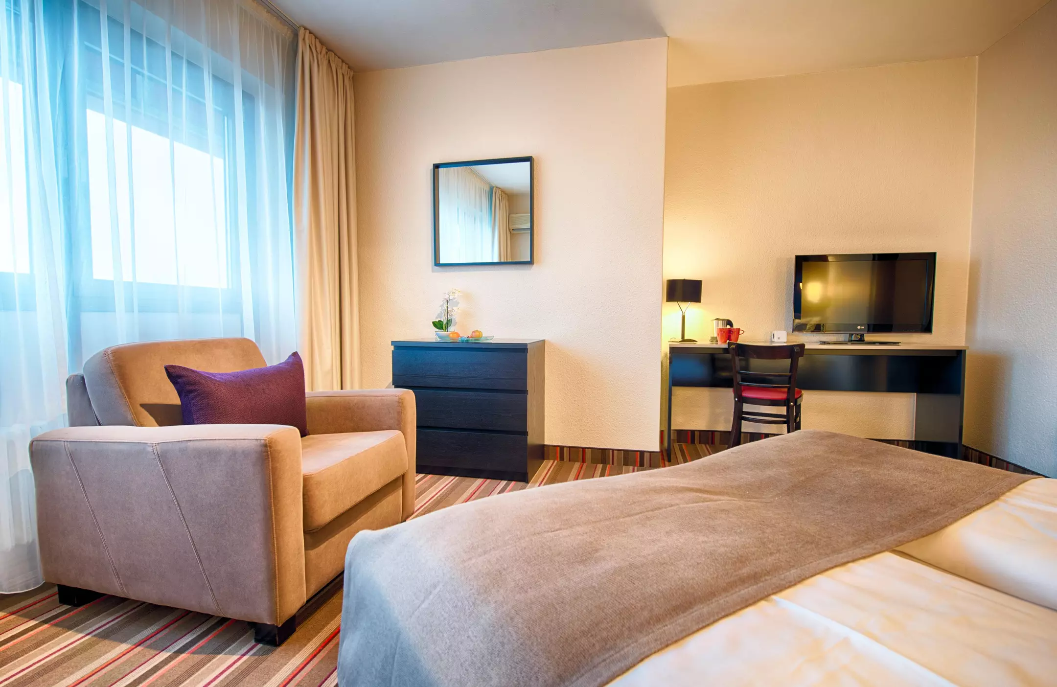 Alibaba https://cdn.alibaba.ir/ostorage/hotel-accommodation-images/69f8f36deb1ae654aaa5e7d8_Hamburg-Leonardo-Inn-Hotel-Hamburg-Airport-1.webp