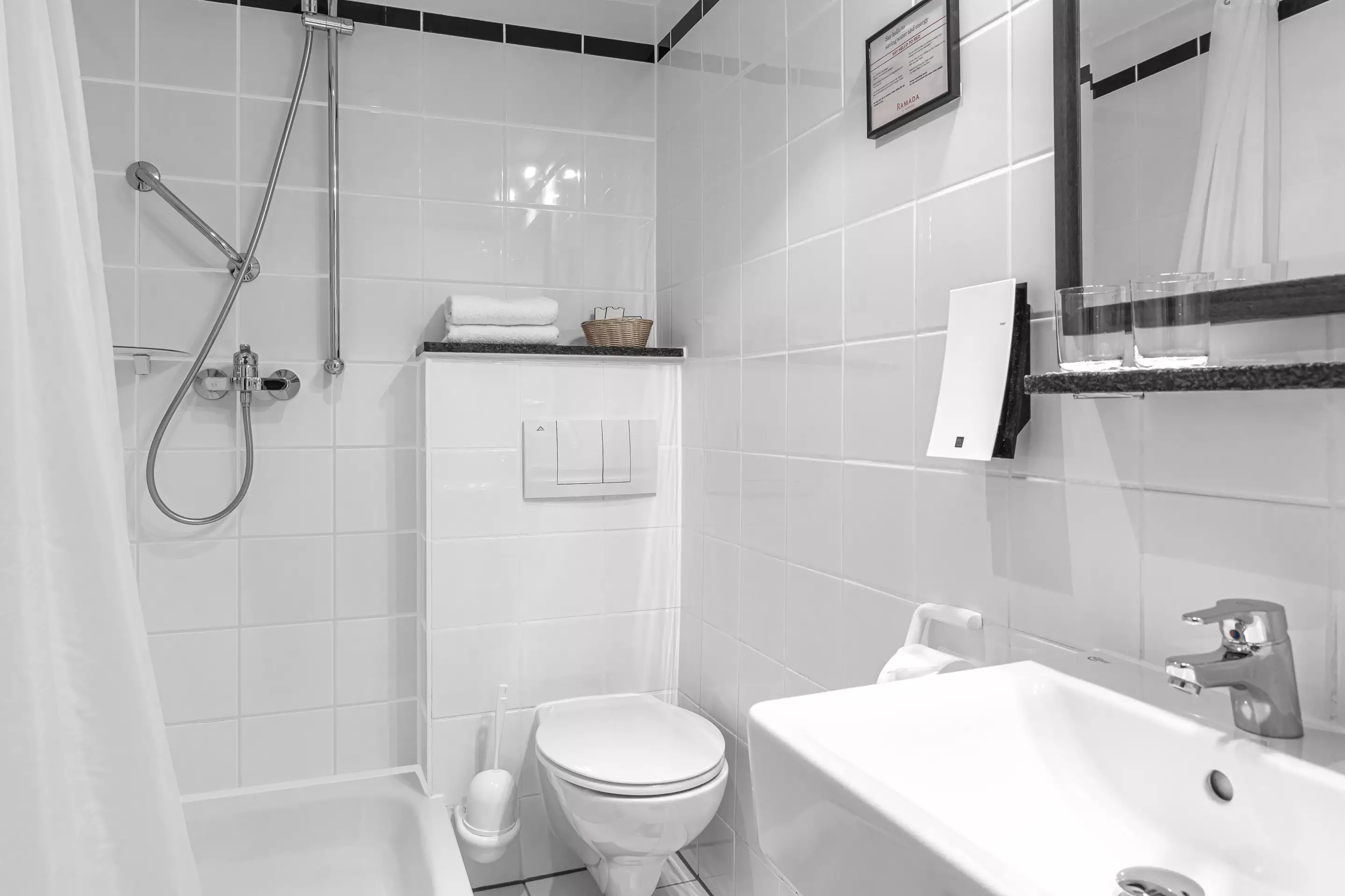 هتل Ramada by Wyndham Frankfurt Central Station فرانکفورت