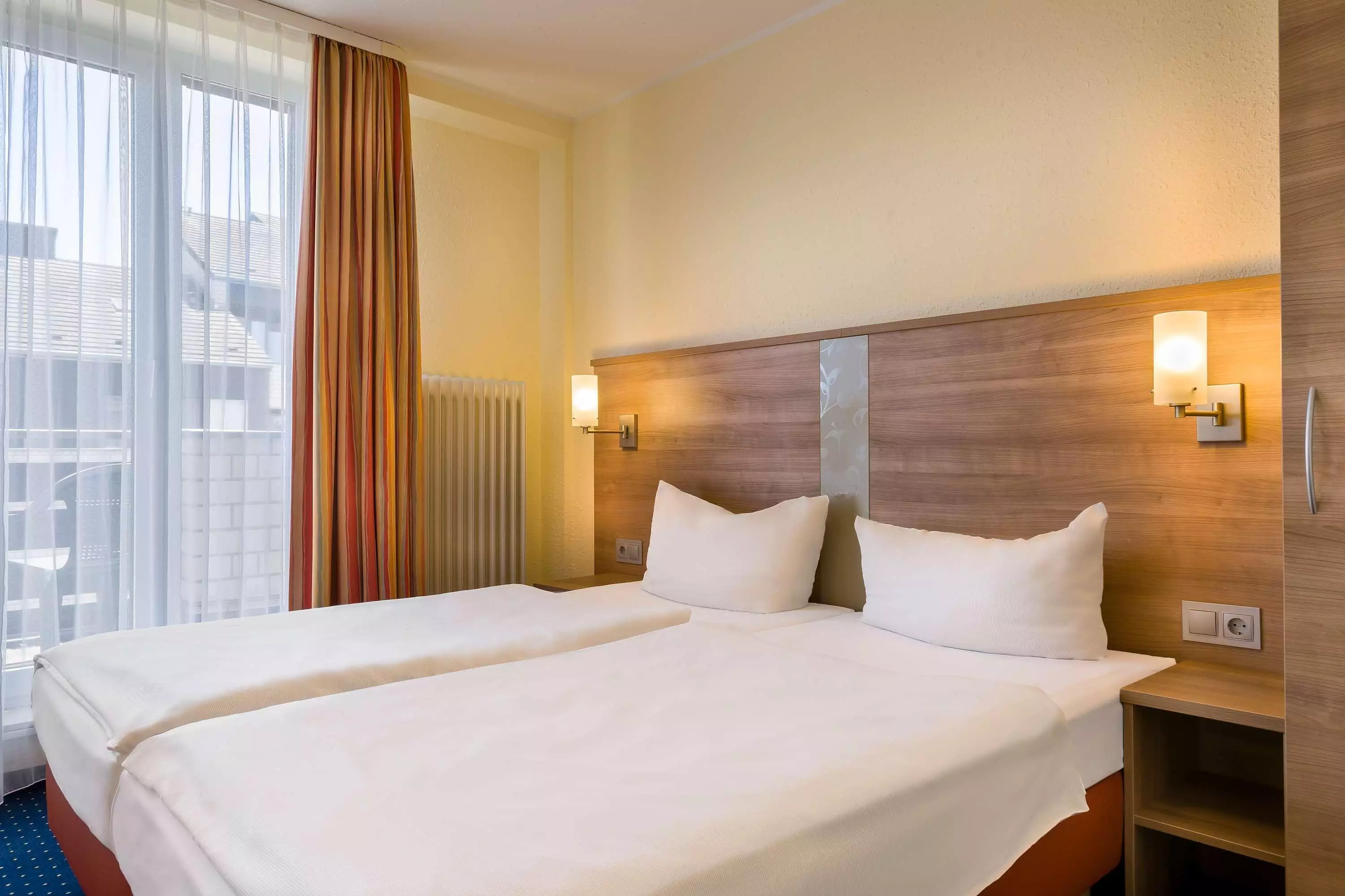 هتل acora Bonn Living the City بن