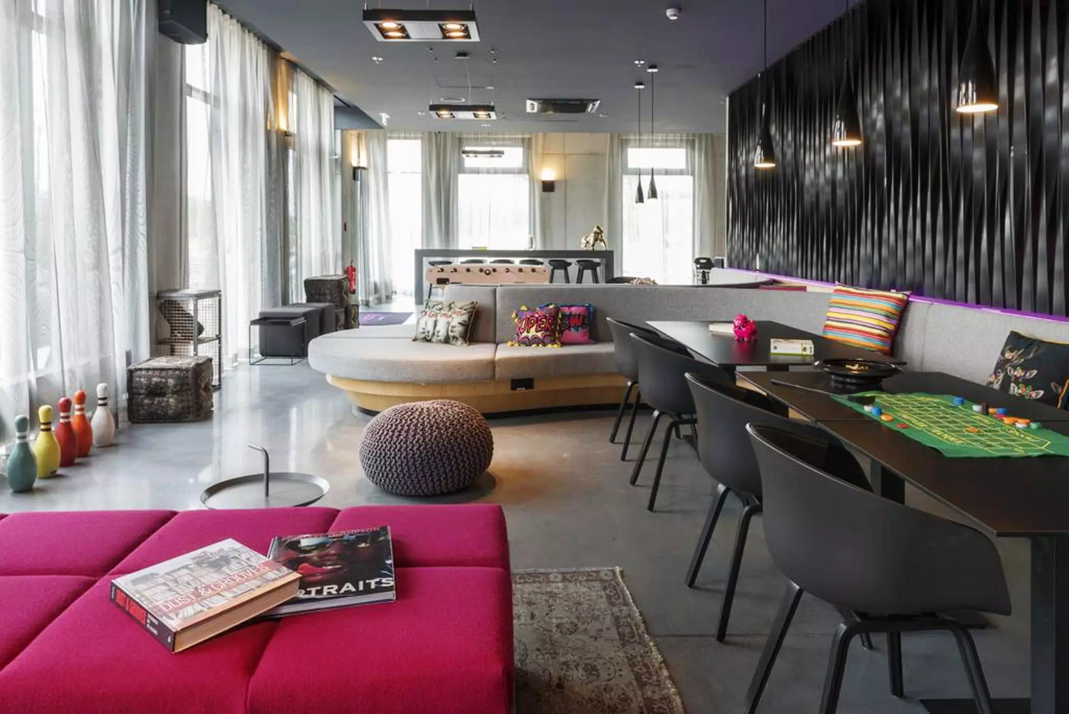 هتل Moxy Frankfurt Airport فرانکفورت