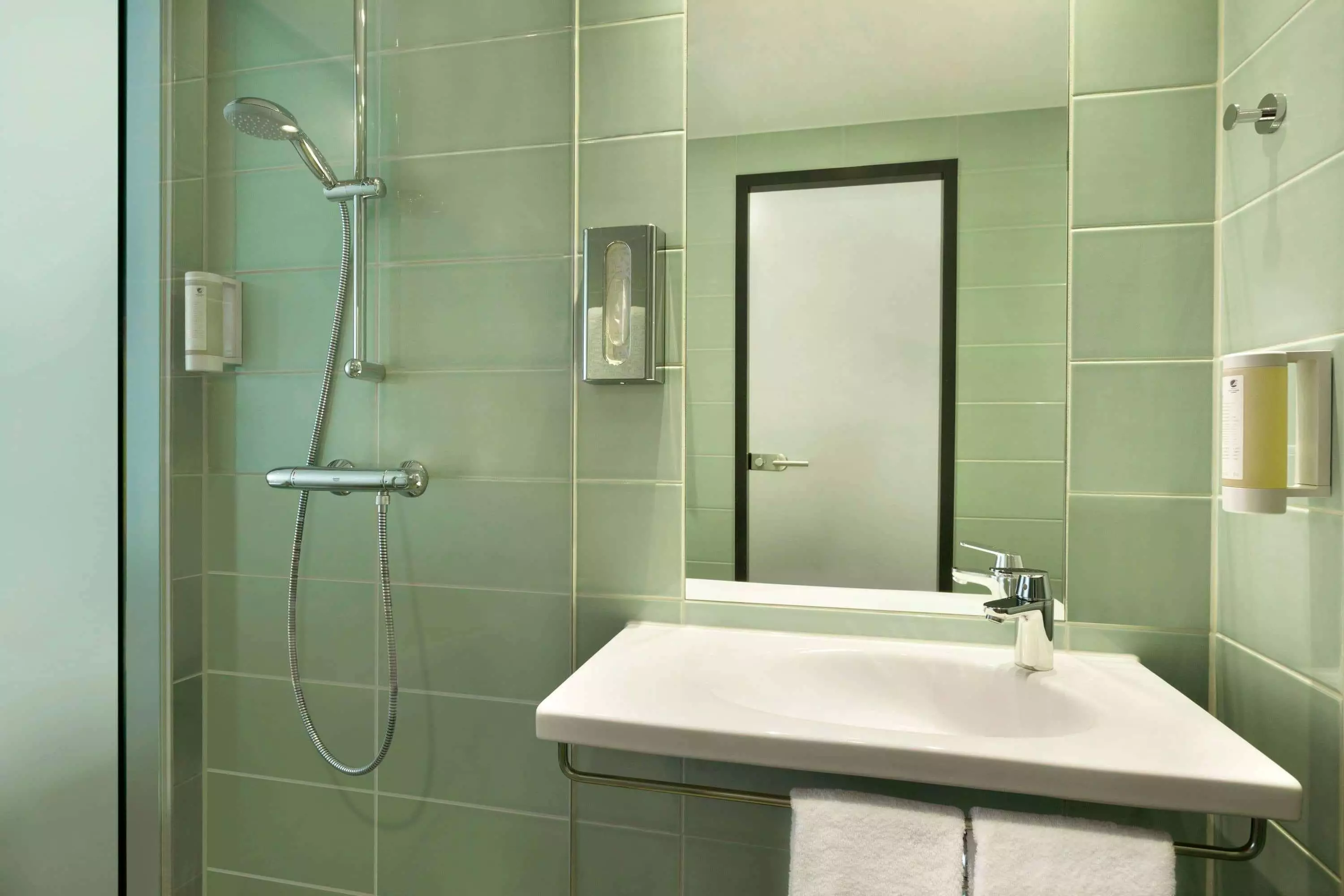 هتل Super 8 by Wyndham Freiburg Freiburg