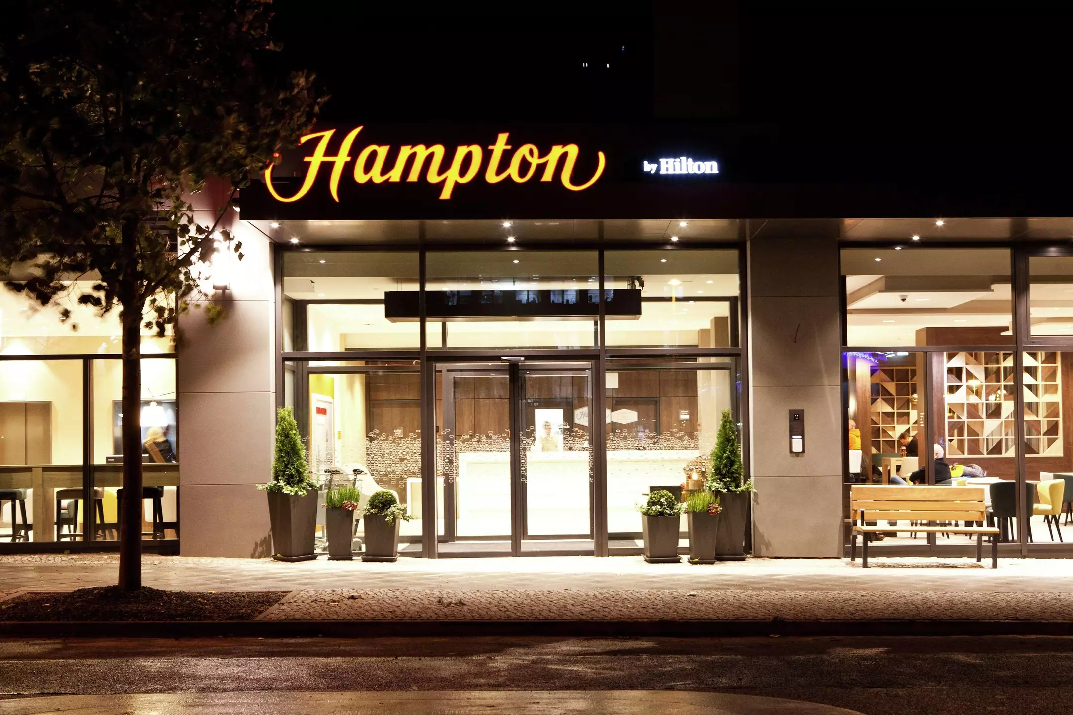 Alibaba https://cdn.alibaba.ir/ostorage/hotel-accommodation-images/69f97389c86edf55f72204f3_Berlin-Hampton-by-Hilton-Berlin-City-East-Side-Gallery-0.webp