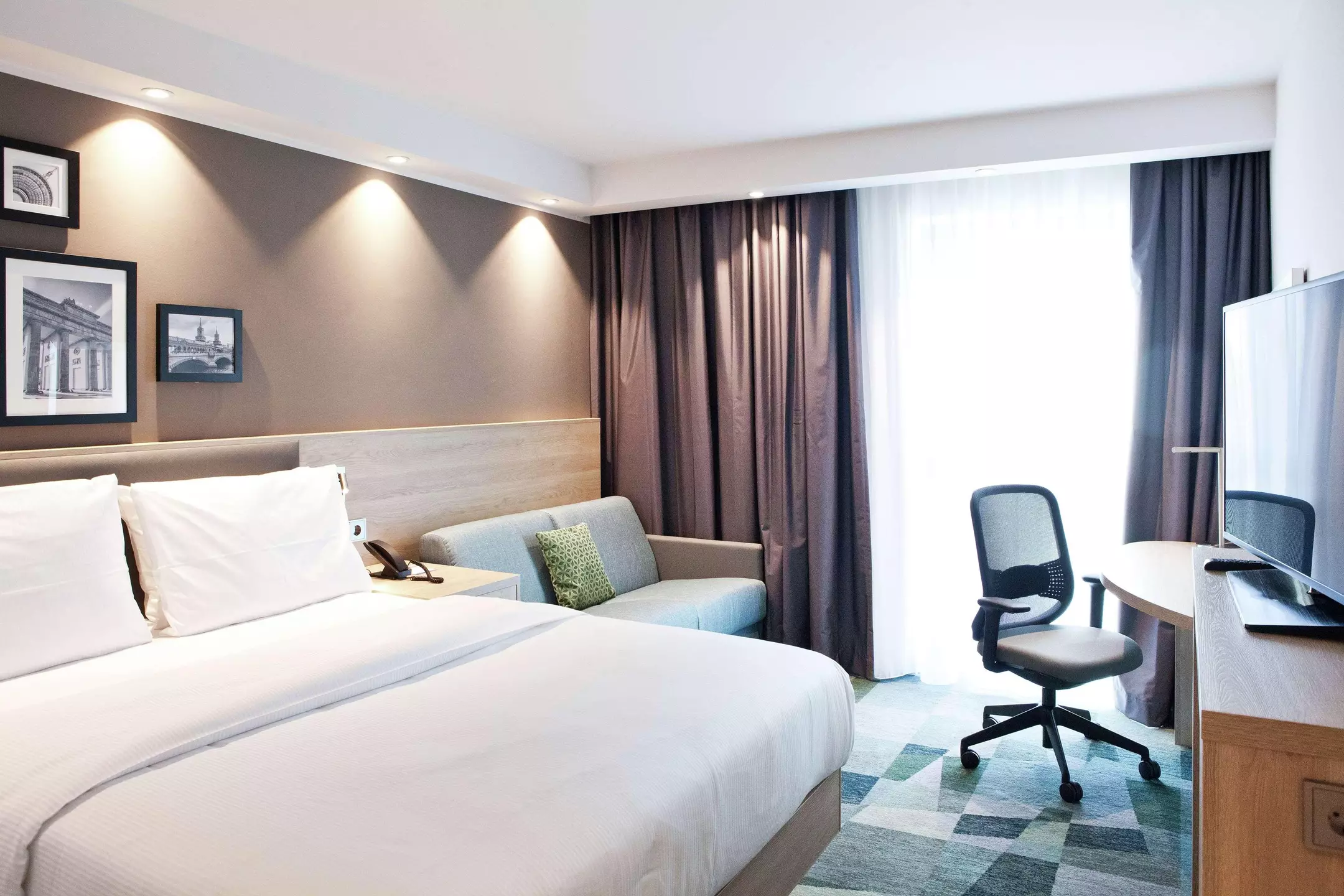 هتل Hampton by Hilton Berlin City East Side Gallery برلین
