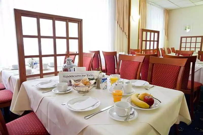 Alibaba https://cdn.alibaba.ir/ostorage/hotel-accommodation-images/69f9a301c86edf55f72221f2_Nuremburg-NOVINA-HOTEL-S-dwestpark-1.webp