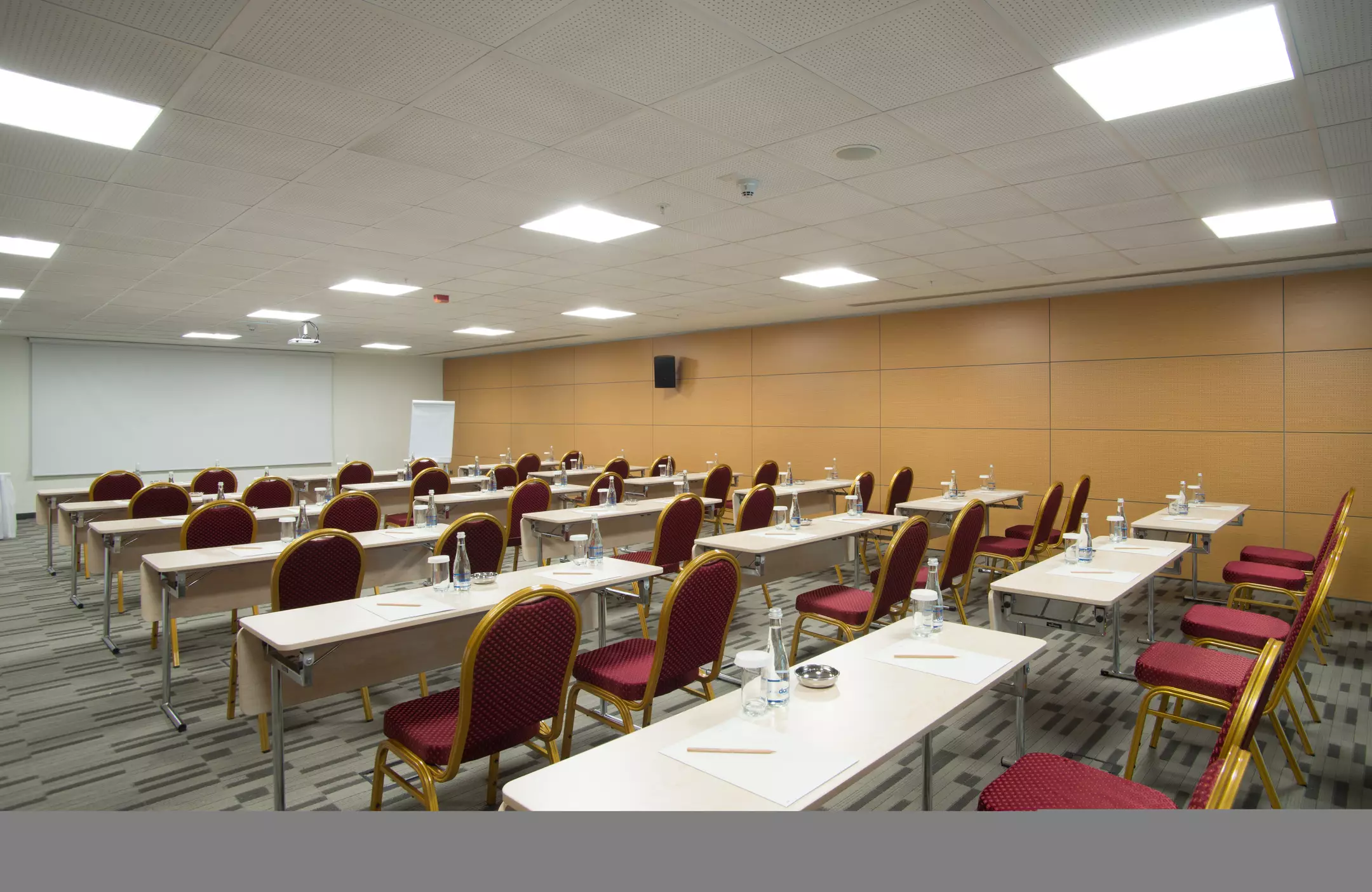 هتل Tav Airport Hotel Izmir ازمیر