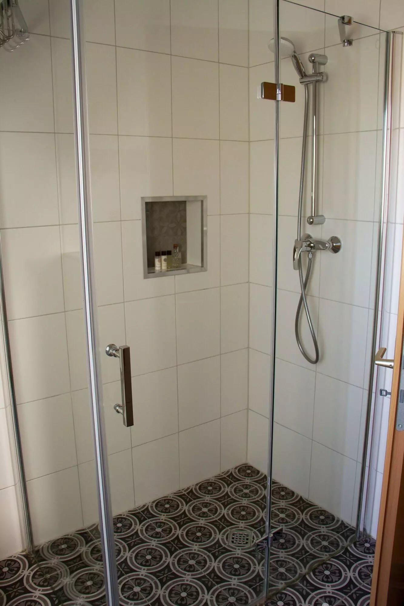 Alibaba https://cdn.alibaba.ir/ostorage/hotel-accommodation-images/6a036877c86edf55f7223e39_Berlin-Boutique-Hotel-F-hrhaus-1.webp