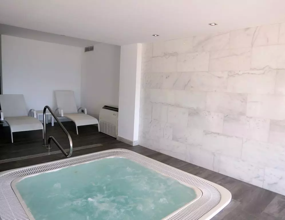 هتل BG Hotel Naútico Ebeso Figueretas