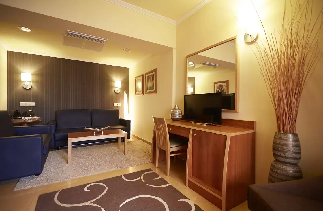Alibaba https://cdn.alibaba.ir/ostorage/hotel-accommodation-images/6a03cf8f61ec039ef75b83ef_Santa-Eulalia-Invisa-Hotel-La-Cala-1.webp