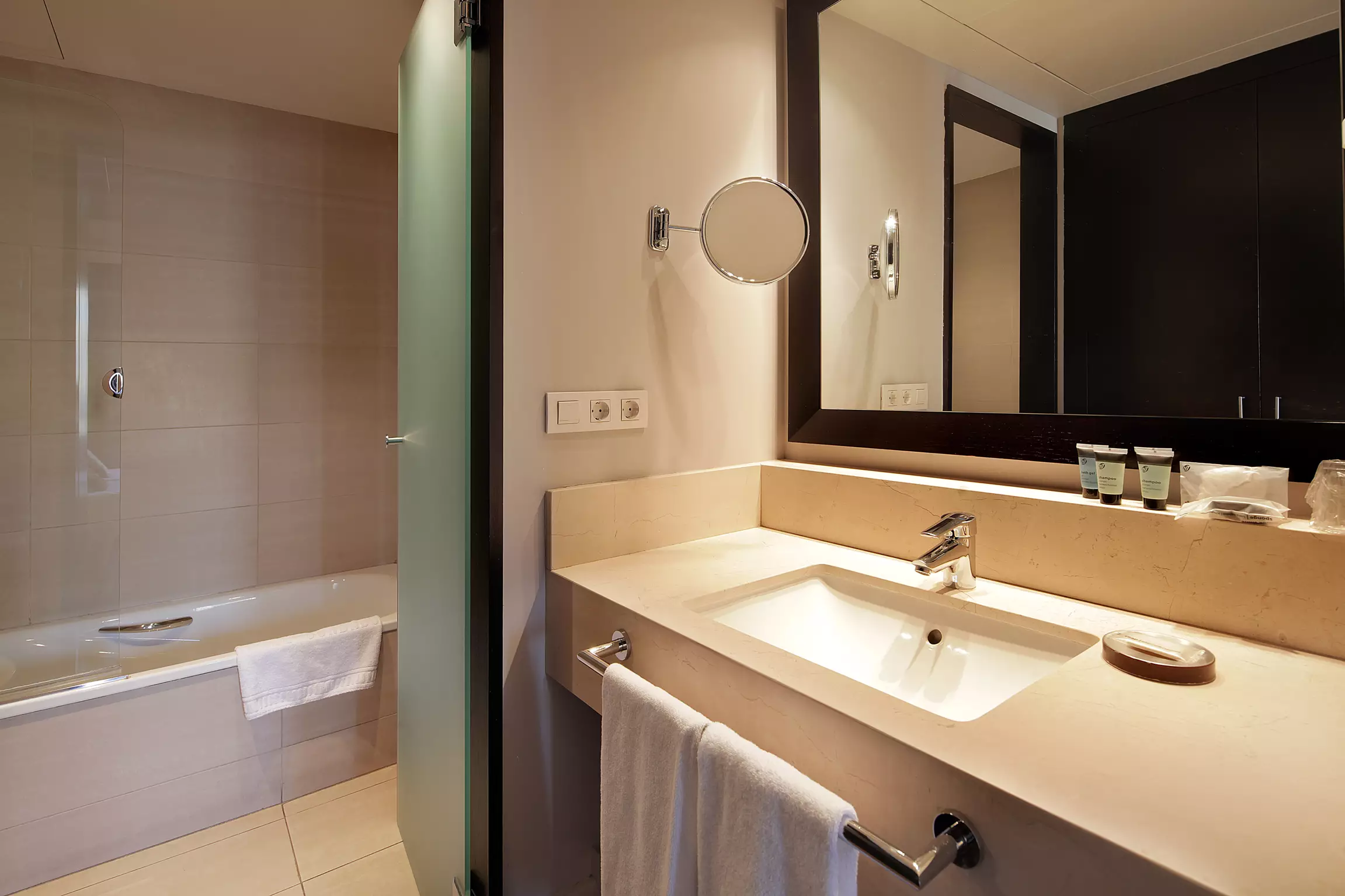 Alibaba https://cdn.alibaba.ir/ostorage/hotel-accommodation-images/6a0496b061ec039ef75c1292_Barcelona-Hotel-Condado-Barcelona-1.webp