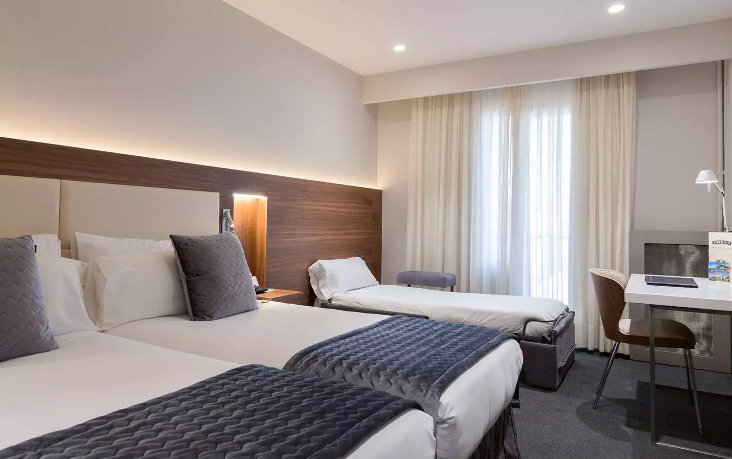 هتل Best Western Premier Hotel Dante بارسلونا