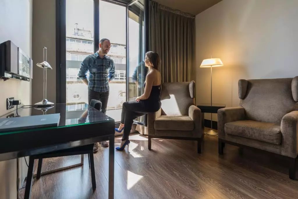 Alibaba https://cdn.alibaba.ir/ostorage/hotel-accommodation-images/6a04b90761ec039ef75c29b3_Barcelona-Gran-Hotel-Havanna-1.webp