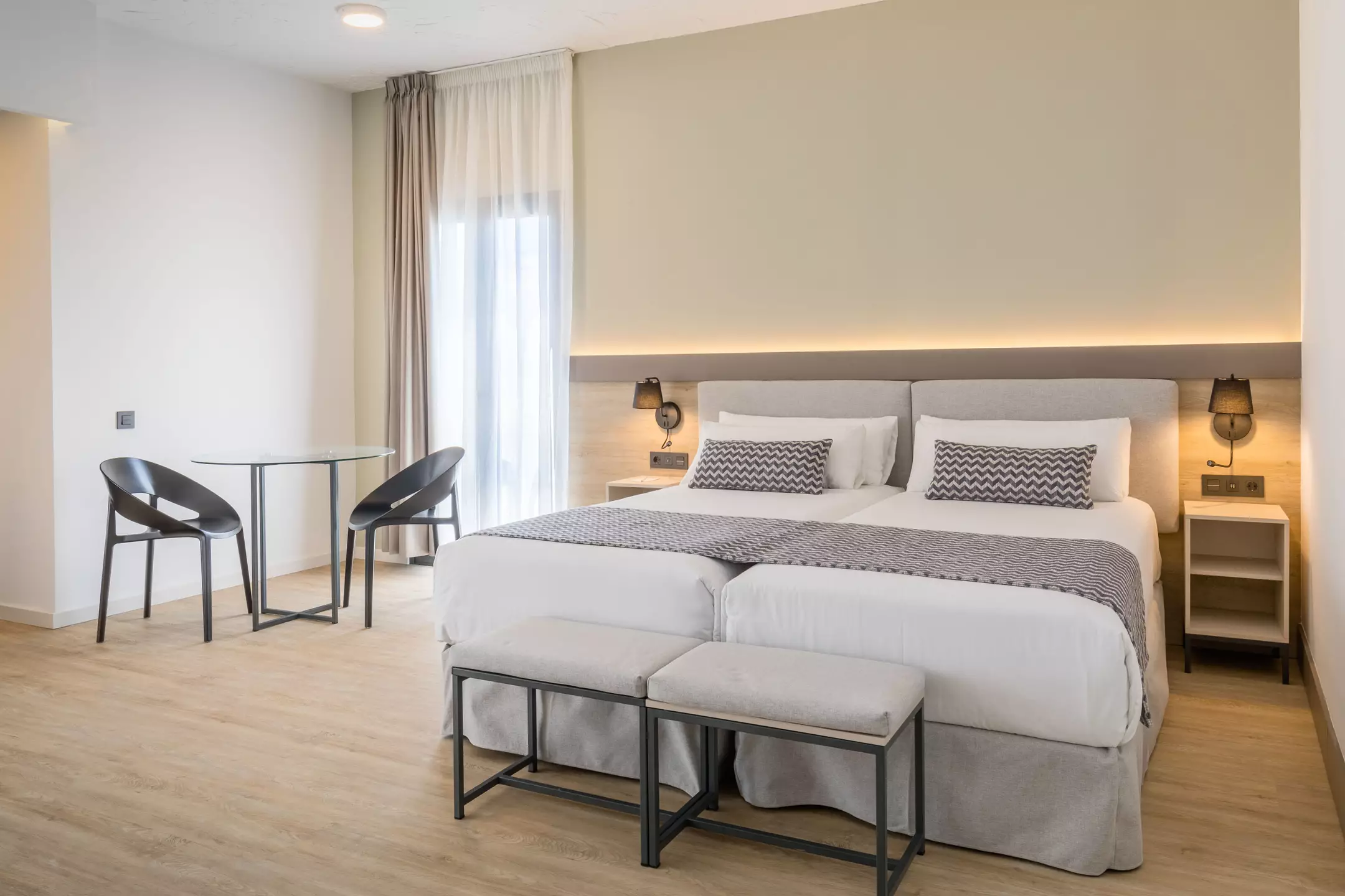 Alibaba https://cdn.alibaba.ir/ostorage/hotel-accommodation-images/6a04fe9e61ec039ef75c5a46_Puerto-Ban-s-Occidental-Puerto-Ban-s-1.webp