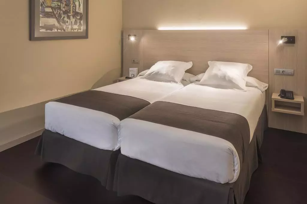Alibaba https://cdn.alibaba.ir/ostorage/hotel-accommodation-images/6a05022561ec039ef75c5cda_Barcelona-Hotel-Serhs-Rivoli-Rambla-1.webp