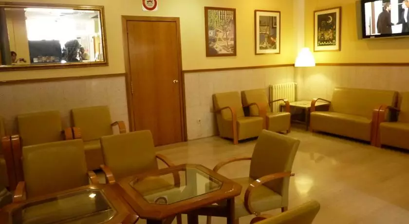 Alibaba https://cdn.alibaba.ir/ostorage/hotel-accommodation-images/6a05084b61ec039ef75c6146_Barcelona-Roma-Reial-1.webp